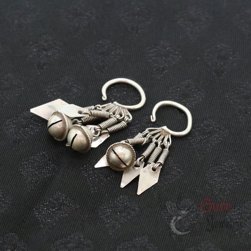 antique yao silver earrings top side angle